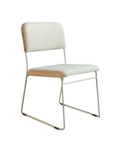 Beige eetkamerstoel Lima met metalen sledepoten, bekleed met zachte stof.