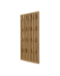 Grote houten wandkapstok met een natuurlijke afwerking. Verticale latten en diagonale haken voor het ophangen van meerdere items.
