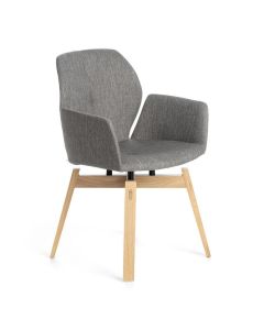 Grijze eetkamerstoel Mood#95 met armleuningen en houten poten in lichte houtkleur