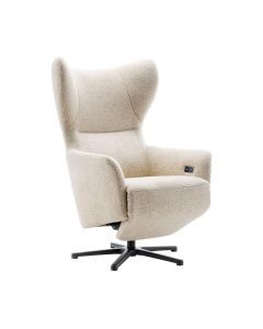 Relaxfauteuil Castleton in ecru stof Tori, met een Scandinavisch design en een zwarte metalen 4-teenspoot.