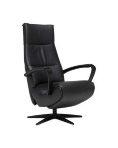 Zwarte Twice Pro relaxfauteuil in luxe leder, driekwart zijaanzicht, met slank design en zwarte metalen draaivoet.