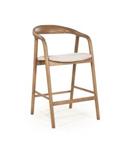 Eleonora barstoel Rayven lichtbruin, schuin van voren met gebogen houten rug en beige zitting op witte achtergrond.