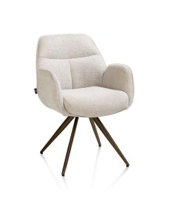 Henders & Hazel eetkamerstoel Pippa cr&egrave;me met armleuningen en draaibaar steelbrown onderstel schuin van voren