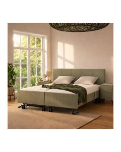 Elba Castello hoog-laag bed in groene stof met luxe achterwand en boxspringlook in stijlvolle slaapkamer