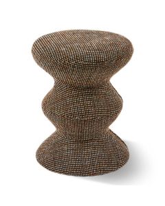 POLSPOTTEN Speckled Soft Zig Zag kruk met zwart cr&egrave;me gespikkelde bekleding op witte achtergrond