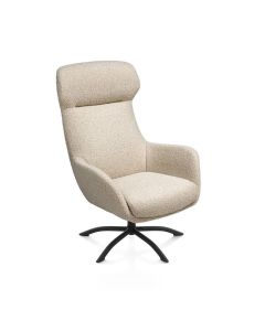 Fauteuil Lomi in beige boucl&eacute;stof met hoge rugleuning en grafietkleurige draaivoet.