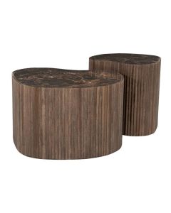Salontafel Nice van reclaimed teak met donker keramisch blad in marmerlook, uitgevoerd als organische set van twee tafels.