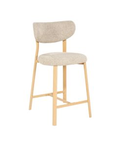 By-Boo barstoel Sedia in beige Luce-stof met metalen onderstel in naturel houtlook, schuin van voren gefotografeerd.