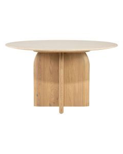 Ronde eettafel Lova met licht travertin tafelblad en houten kruispoot, frontaal gefotografeerd.