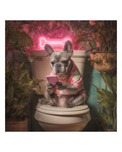 Franse bulldog op toilet met telefoon en roze neonlamp in tropische badkamer setting