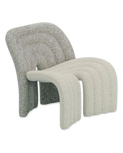 Loungefauteuil Sen met sculpturale U-vormen in twee lichte stoffen vanuit schuin vooraanzicht