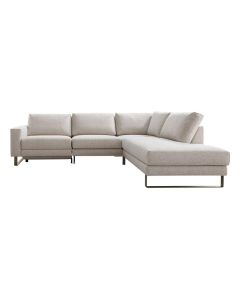 Beige hoekbank Levanzo met chaise longue rechts en metalen framepoten op witte achtergrond