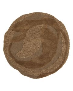 Rond organisch vloerkleed Orvi in bruin met verschillende structuren en patronen van bovenaf