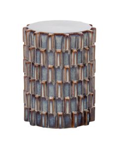 Ronde keramische bijzettafel in grijsblauw met reli&euml;fstructuur en glanzende afwerking, vrijstaand