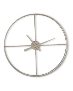 Ronde metalen wandklok Nimar in taupe met open frame, vier verdelingen en slanke wijzers tegen lichte achtergrond