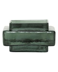 Groene glazen theelichthouder Isla XL met brede gelaagde vorm op lichte achtergrond