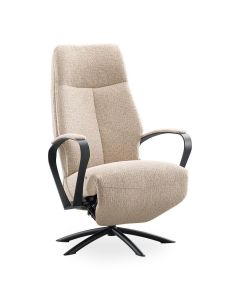 Relaxfauteuil Beltra in beige gem&ecirc;leerde weefstof met zwart metalen armleuningen en mat zwarte draaivoet.