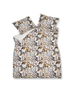 Dekbedovertrekset Forest Haze Multi met botanisch dessin in warme aardetinten en blauwtinten