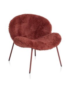 Bordeauxrode fauteuil Freddy met zachte hoogpolige bekleding en slanke metalen poten in dezelfde kleur