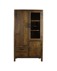 Opbergkast Wilshire van massief hout met vitrinedeur, twee laden en meerdere opbergvakken.