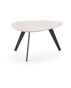 Baenks salontafel St.Kilda Small met driehoekig cr&egrave;mekleurig HPL tafelblad en moderne zwarte poten.