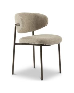 Dyyk Saba eetkamerstoel met beige bekleding en slank donkerbruin metalen frame.