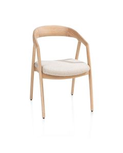 Armstoel Dante van massief naturel eikenhout met gestoffeerde zitting in stof Cloudy beige.