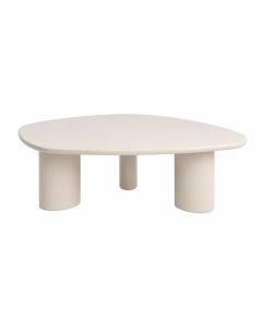 COCOmaison Jonne salontafel in cr&egrave;me met organisch blad en drie cilindervormige poten.