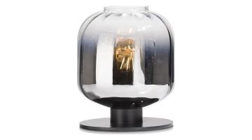 COCOmaison Tafellamp Essex met smoke-kleurig glas en zwarte metalen voet, frontaal gefotografeerd op een lichte achtergrond.