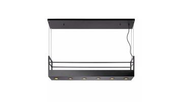 Zwarte metalen hanglamp met geïntegreerd rek en zes spots, strak en rechthoekig ontwerp tegen witte achtergrond