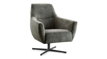 donkergrijze draaifauteuil Gudo van Pronto Wonen, schuin aanzicht met comfortabele armleuningen en zwarte metalen draaivoet.