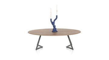 Henders & Hazel salontafel met ovale houten blad en metalen frame in warme bruintinten, geschikt voor moderne woonruimtes.
