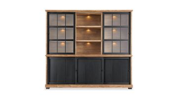 Wandkast Ladonia met vijf schuifdeuren, verlichting en zwarte details, gesloten weergave.