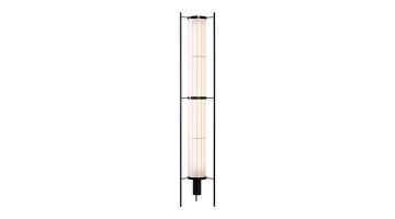 Vloerlamp K–46 Tunable in staande positie met wit diffuus licht en zwart frame.