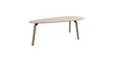 Vooraanzicht grijs eiken eettafel Trinity van Bert Plantagie Met driehoekig organisch blad en 3 poten.