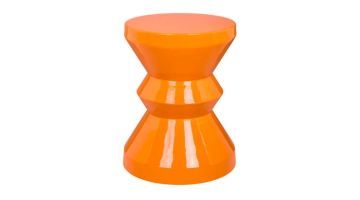 Bijzettafel Diablo van Richmond Interiors heeft een diabolovorm en is hoogglans oranje van kleur.