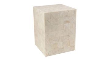 Rechthoekige bijzettafel van vtwonen met een luxe parelmoer afwerking, gemaakt van hars, met een modern en strak ontwerp.