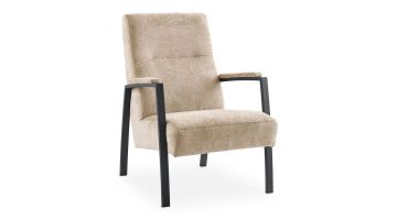 Profijt Meubel fauteuil Altus in de kleur Desert. Voorkant in perspectief op witte achtergrond.