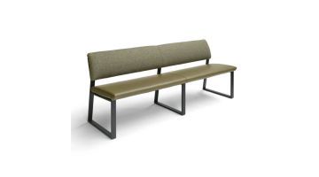 Eetkamerbank Solution met een metalen frame en een olijfgroene bekleding, zowel op de zitting als op de rugleuning.