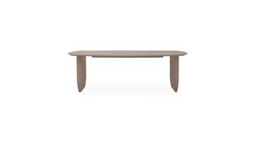 Ovale tafel met een strak Deens design en houten afwerking, geschikt voor Scandinavische en moderne interieurs.