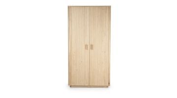 Houten kast Rosenborg van Eleonora met twee deuren en verticale lijnen, minimalistisch design.