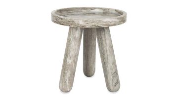 Compacte bijzettafel Cosmopolitan in massief grijs marmer met drie poten.