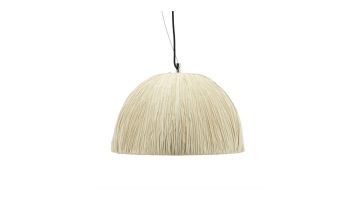 Hanglamp met een bolvormige kap van natuurlijk geplooid materiaal, die zacht licht verspreidt voor een warme uitstraling.