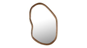 Asymmetrische Ashley spiegel van Dutchbone met organisch houten frame, verticaal geplaatst.