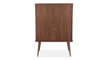 Zuiver kast Barbier uitgevoerd met twee unieke schuifdeuren in de kleur walnoot. Vooraanzicht.