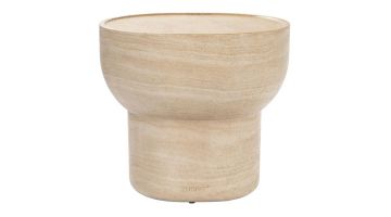 Zuiver bijzettafel Noble met een zandkleurige, organische vorm.