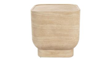 Vierkante bijzettafel Noble van Zuiver, met zandkleurige afwerking en een robuust design.