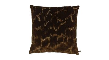 Sierkussen Riberto van Claudi in een warme bruin-gouden tint met een luxe fluwelen patroon, perfect voor een stijlvolle uitstraling.
