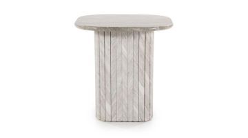Lichtgrijze bijzettafel Dorique met marmeren blad en mangohouten lattenbasis, voorkant.