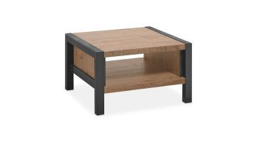 Bijzettafel Mantera in dark mango melamine met zwart metalen frame, voorzien van één open opbergvak.